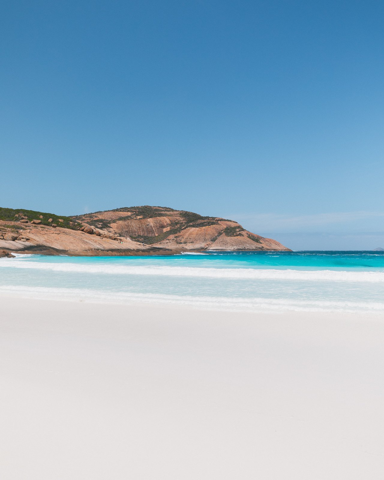 Secluded Thistle Cove surrounded by granite rocks in Cape Le Grand National Park